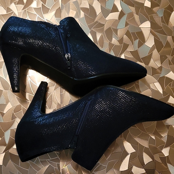 New Navy Blue Booties - Picture 5 of 8